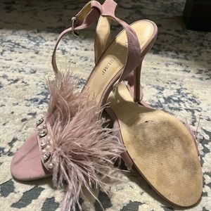 IVANKA TRUMP 9M HEELS W FUR